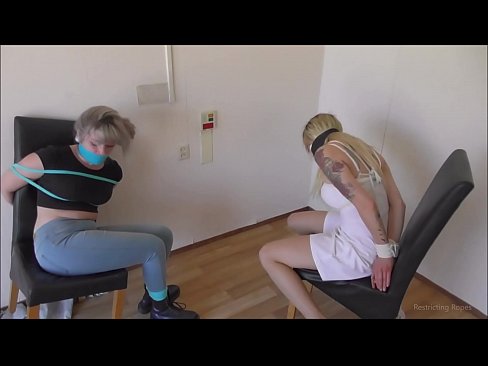 ❤️ Ferslave / fêstbûn en gagged / famke yn need ❤️ Seksfideo op fy.zoomporno.ru ❌️❤